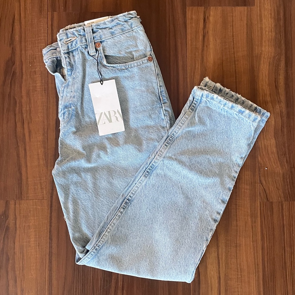 Zara NWT Classic Mom fit jeans size 6